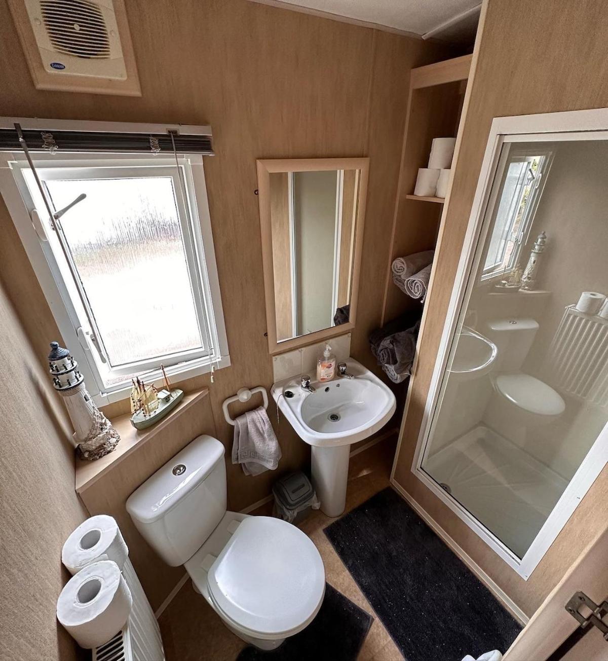 4-Bedroom Cosalt Caravan In Uddingston, Glasgow Exteriér fotografie